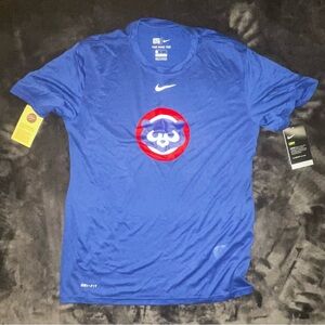 Chicago Cubs athletic shirt